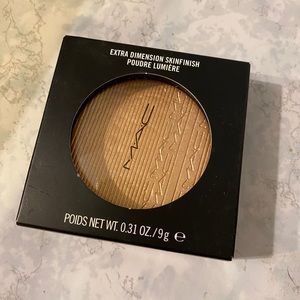 MAC Extra Dimension Skin Finish
